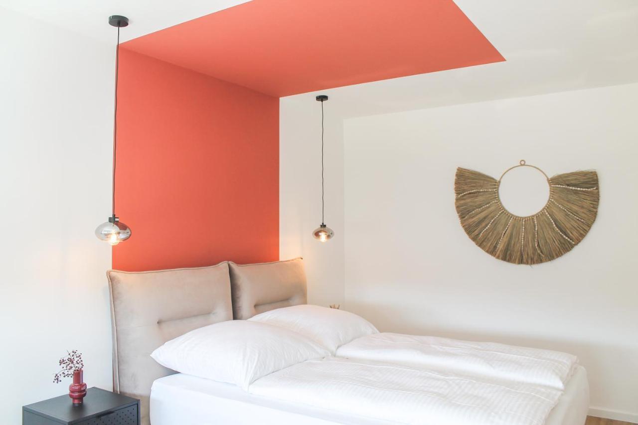 African-Style Apartment - Stadtnah, Parkplatz, E-Ladestation Fuer Auto & Fahrraeder, Gitterbox Fuer Fahrraeder, Fitnessstudio コブレンツ エクステリア 写真
