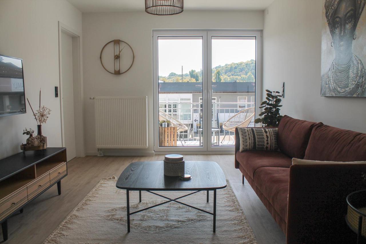 African-Style Apartment - Stadtnah, Parkplatz, E-Ladestation Fuer Auto & Fahrraeder, Gitterbox Fuer Fahrraeder, Fitnessstudio コブレンツ エクステリア 写真